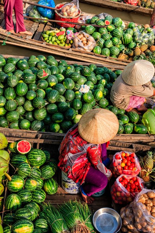 food boats Vietnam