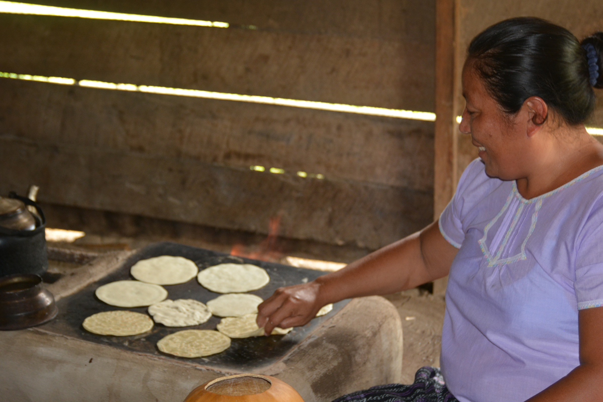 Cooking with a Mayan family in Belize