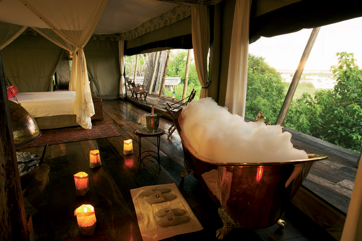 Outside bath at Zarafa safari camp in Botswana