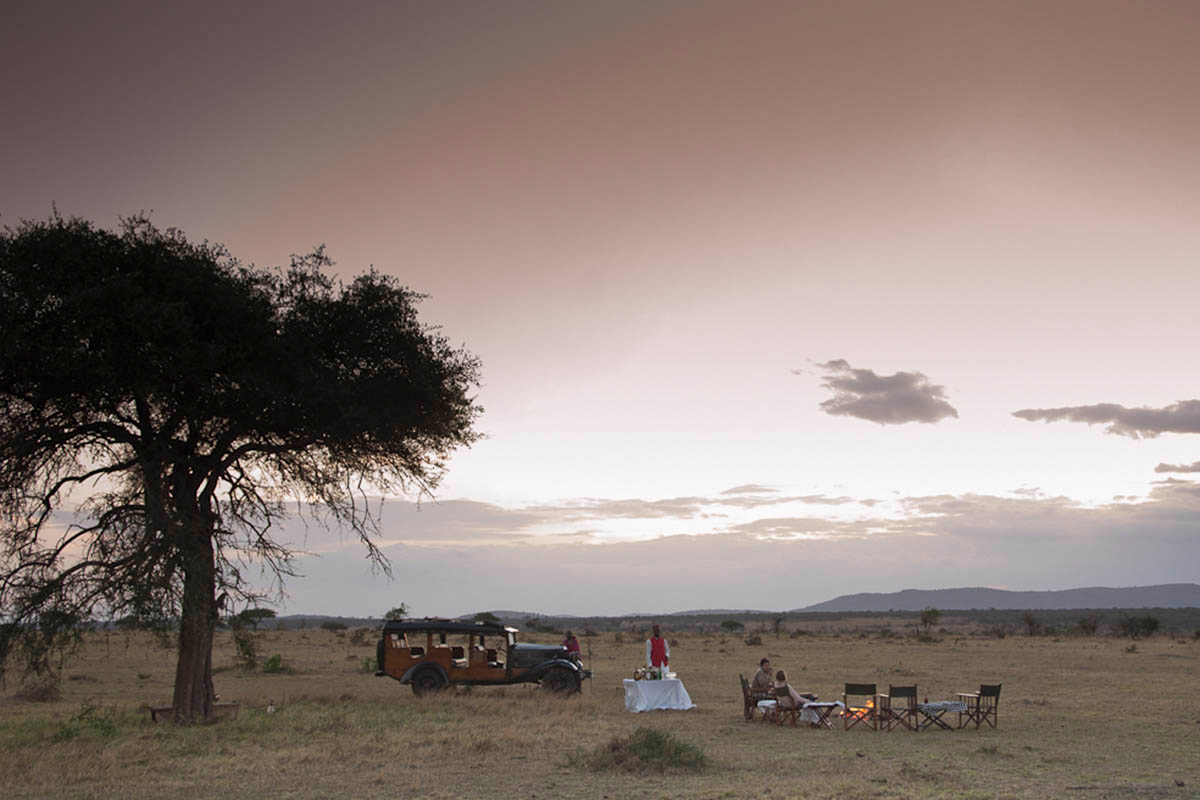 Sundowners in Kenya on game drive with cazenove+loyd