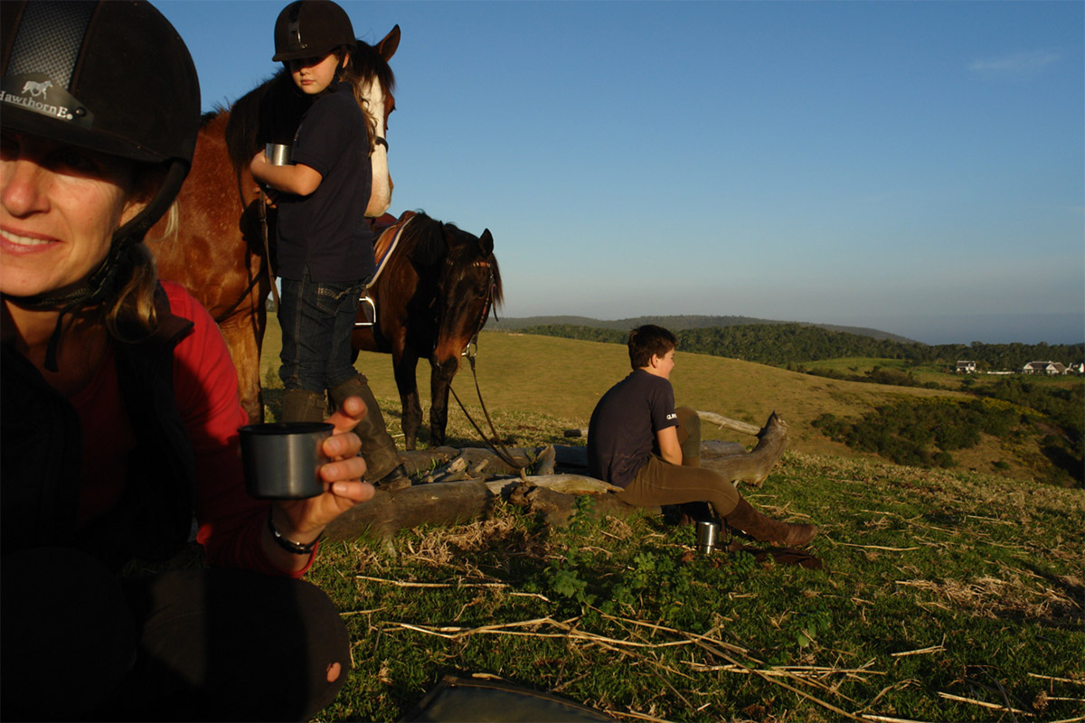 Hog Hollow children on horses