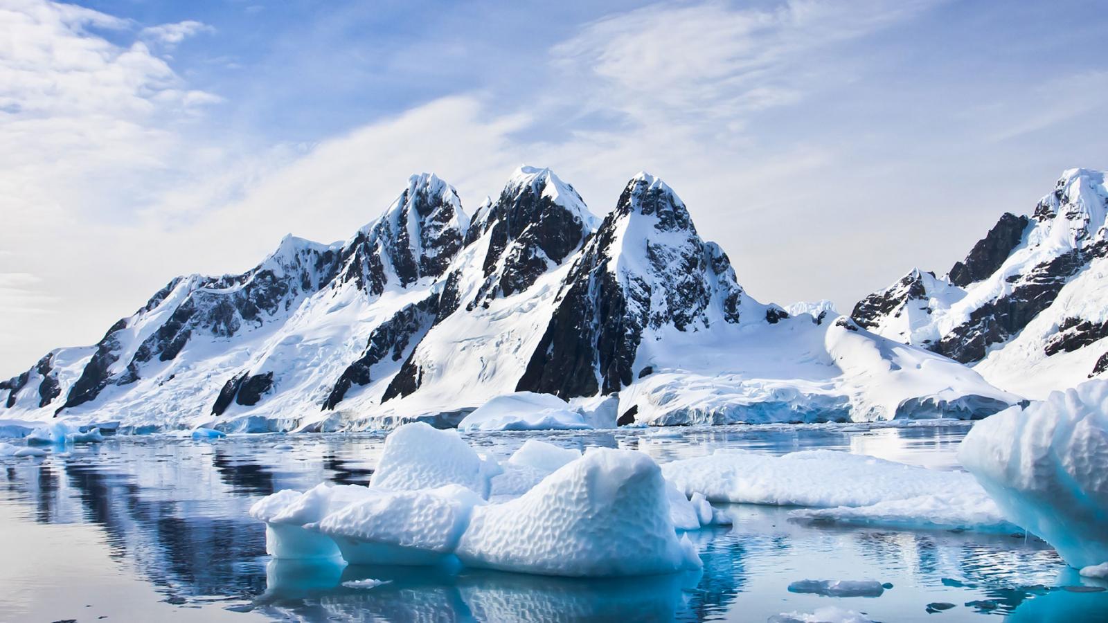Journey to the Antarctic Circle