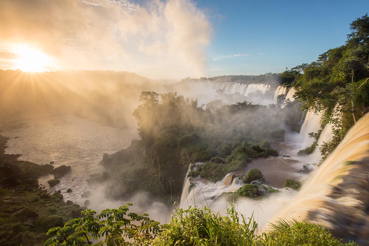 How best to experience the Iguazu Falls
