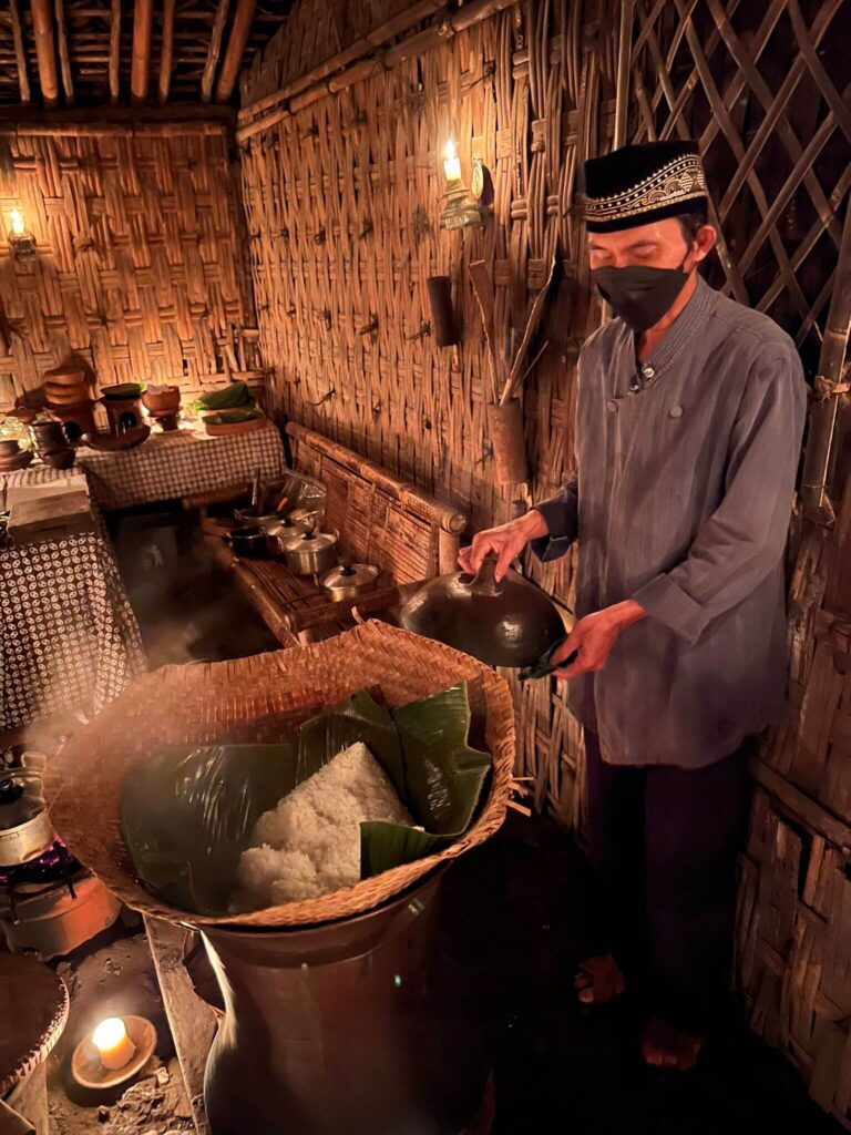 holidays in Java: local dinner