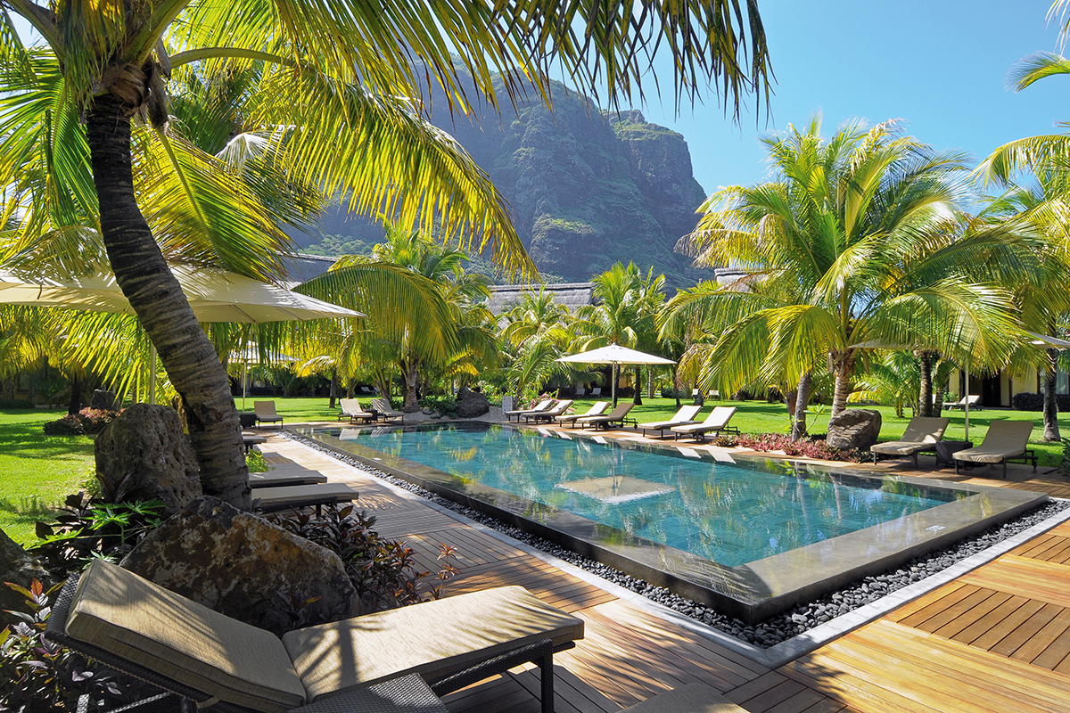 Mauritius luxury travel. Fabulous beach resort.
