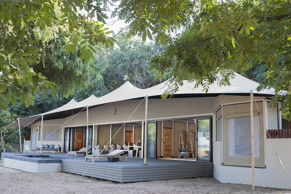 sausage tree camp, Best Lower Zambezi Lodges, Zambia