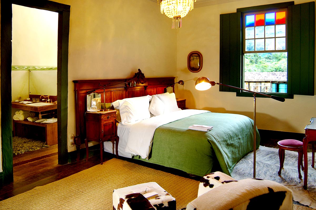 Why should you visit Reserva do Ibitipoca?