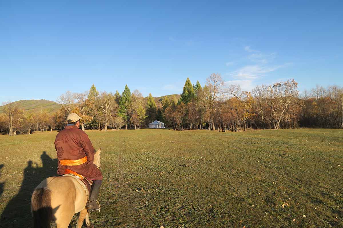 A guide to riding horses in Mongolia