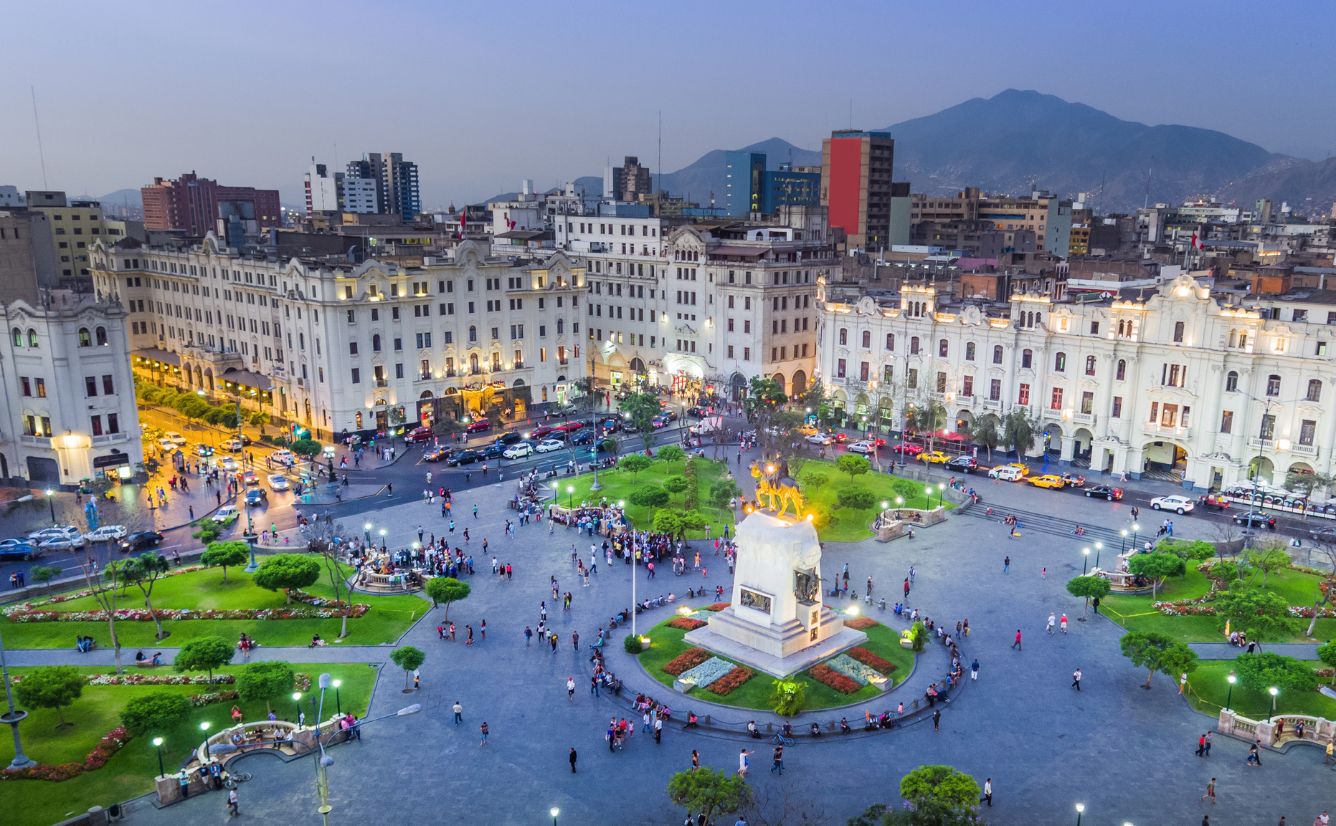 Christmas in Peru, San Martin Square