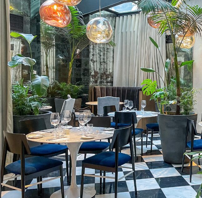 Restaurant, Magnolia Hotel. Santiago, Chile