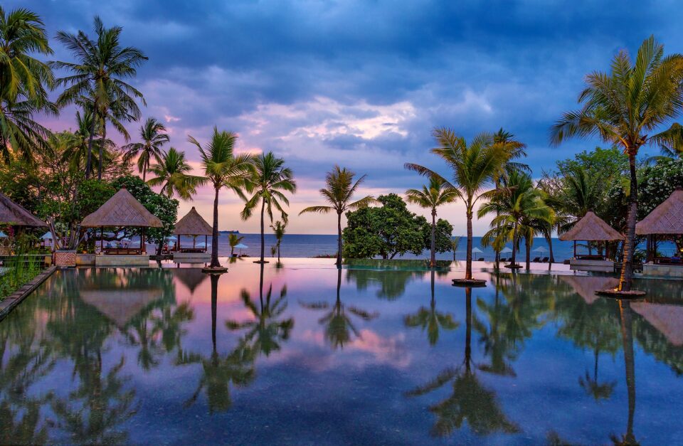 Infinity Pool Sunset, The Oberoi, Lombok, Indonesia