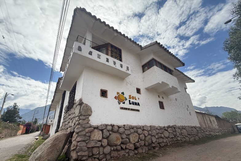 a picture of So y Luna school