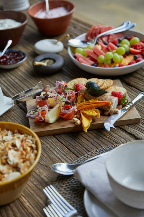 LA-CLE-DES-MONTAGNES-La-Cle-Village-Domain-Breakfast-setup-scaled-1-e1718106209365