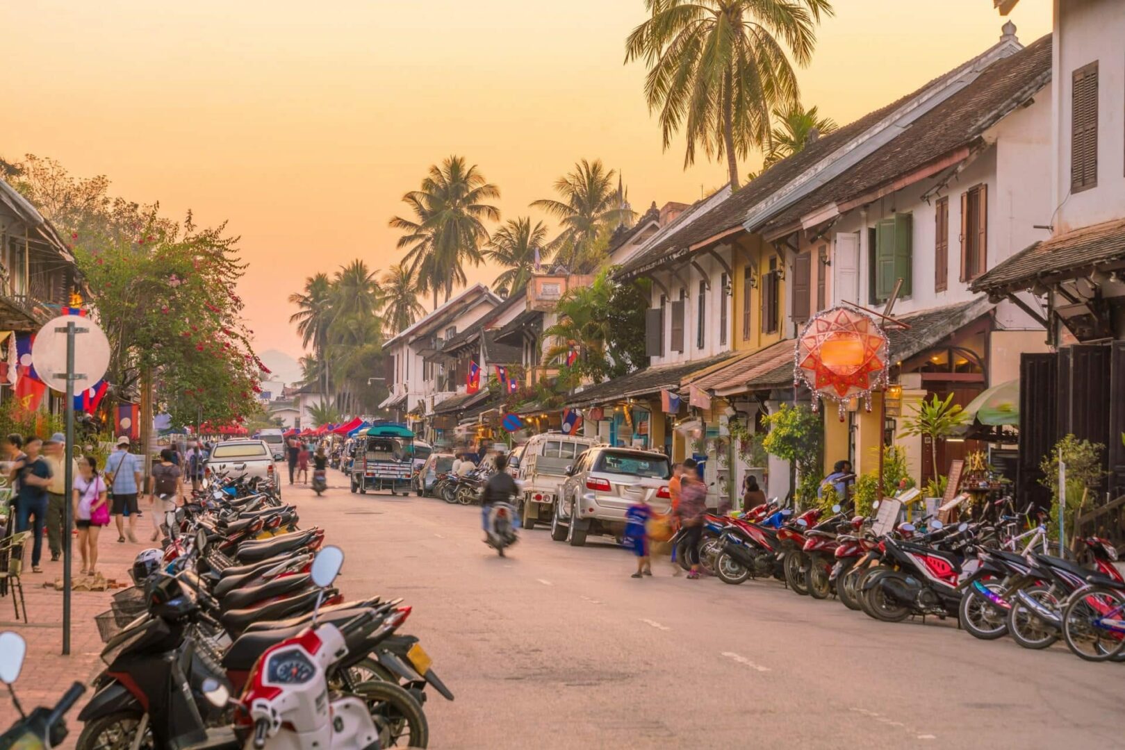 Life-on-the-Street-Luang-Prabang-Laos