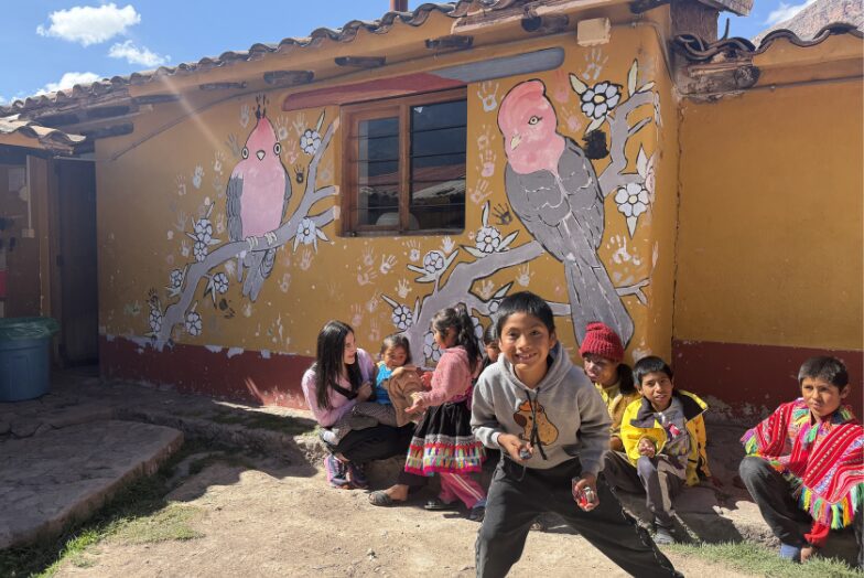 Children in Sol y Luna home