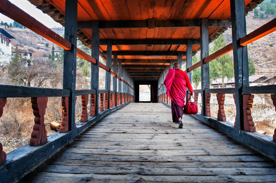 paro-bhutan-rinpung-monastery-shutterstock_586182572