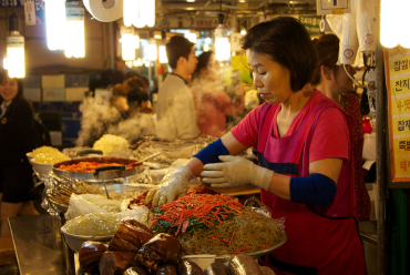 Unsplash - Market, Seoul, South Korea